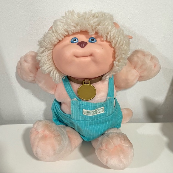 1983 Coleco Cabbage Patch Koosas Cat(Carrie) With Cute Original Blue Jumpsuit. - Picture 1 of 3